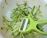 梅香る野菜としらたきのさっぱりサラダ麺作り方2写真