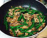 にんにくの芽と牛肉のオイスターソース炒め作り方4写真