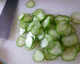 簡単！おいしいきゅうりと塩こんぶの和え物作り方1写真