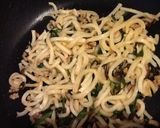 にらとひき肉の焼うどん作り方4写真