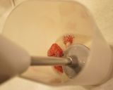 冷たいおやつ＊いちごミルクアイスバー作り方1写真