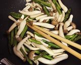 ご飯がススム！アスパラのバタポン炒め作り方4写真