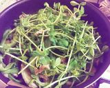 副菜に♪ナスとピーマンの豆苗ツナ炒め作り方3写真
