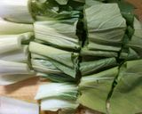 簡単チンゲン菜　きのこのピリ辛中華スープ作り方1写真