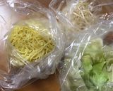 夏休み☀子供が作るホットプレート焼きそば作り方1写真