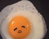 ぐでたま目玉焼き＊食パンでオープンサンド作り方1写真