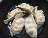 鉄のフライパンで、焼き餃子作り方3写真