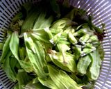 フキノトウの胡麻油炒め作り方1写真
