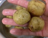 ちびっこ新じゃがの甘辛揚げ煮作り方1写真