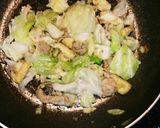 辛口焼き肉タレで作る簡単焼きうどん作り方1写真