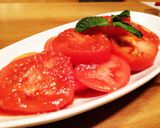 赤いドレッシングで食べるトマトサラダ作り方1写真