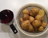 小粒の新じゃが芋の丸ごと甘辛煮作り方1写真