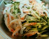 簡単！胡瓜とカニカマの胡麻マヨサラダ♪作り方1写真