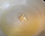 プチトマトキノコとオクラのペペロンチーノ作り方1写真