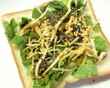 塩もみセロリ葉の塩昆布カレートースト作り方3写真