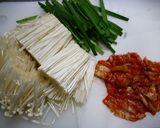 簡単ふわふわ♪エノキのキムチチヂミ作り方1写真