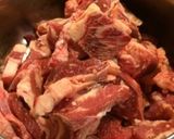ダッチで旨旨ビーフシチュー♪作り方1写真