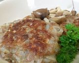 セージ入り塩麹のふわふわハンバーグ作り方9写真