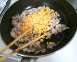 簡単！豚肉とコーンのバターケチャップ炒め作り方2写真