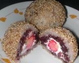 レンジで！いちご＆クリーム入りゴマおはぎ作り方5写真