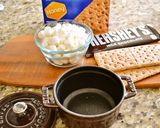 チョコとマシュマロで簡単スモアディップ！作り方1写真