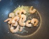 簡単なエビチリ炒めのチンゲン菜添え作り方8写真