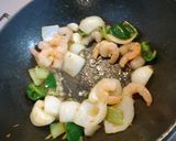 簡単なエビチリ炒めのチンゲン菜添え作り方11写真