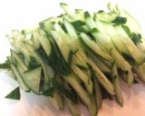 ピリ辛！もやしときゅうりキムチ炒め作り方1写真