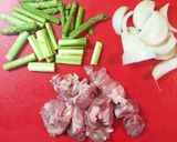 チキンとアスパラのマヨペッパー炒め。作り方1写真
