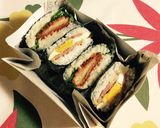 鮭フレークにマヨまぜまぜ☆おにぎらず作り方5写真