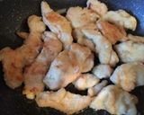 チョリソー風ソーセジでピリ辛チキンソテー作り方3写真