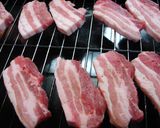 カリッと焼けた豚バラのわさびマヨかけ✿作り方2写真