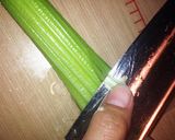 簡単！巻くだけ＊鶏胸肉とセロリの棒餃子作り方1写真
