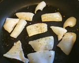 イカとさやえんどうの胡麻和え炒め作り方2写真