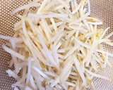 ♡もやしと油揚げの梅炒め作り方1写真