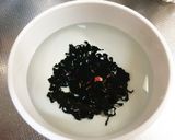 ねぎシャキ！黒胡椒強め☆ねぎわかめスープ作り方1写真