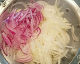 紫玉ねぎとソーセージの綺麗色マリネ✾作り方1写真