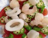 簡単ランチ☆夏野菜と海鮮冷やしラーメン作り方3写真