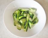 鶏肉ときゅうりのカシューナッツ炒め作り方1写真