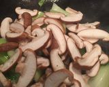 サクサク鶏皮と青梗菜の炒め物作り方4写真