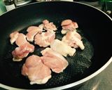簡単☆鶏肉と玉ねぎの焼肉タレ炒め作り方1写真