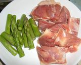 鶏とアスパラのにんにくマヨ炒め！作り方1写真