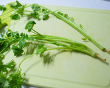 スパイシー♪小海老のから揚げパクチー和え作り方1写真