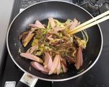簡単★生きくらげと魚ニソのマヨポン炒め✿作り方5写真