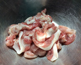 豚肉とキムチとキクラゲの煮物作り方2写真