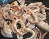 【簡単】イカとズッキーニのトマト煮作り方1写真