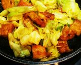 5分で簡単ｷｬﾍﾞﾂとたこ天のｶﾚｰ炒め作り方3写真