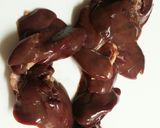 茹でた鳥レバーのにんにく醤油漬け作り方1写真
