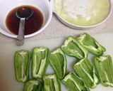鶏挽肉で柔らか！鶏つくね風ピーマン肉詰め作り方1写真