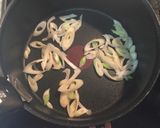 めんつゆ無しでも美味♡煮込みうどん作り方1写真